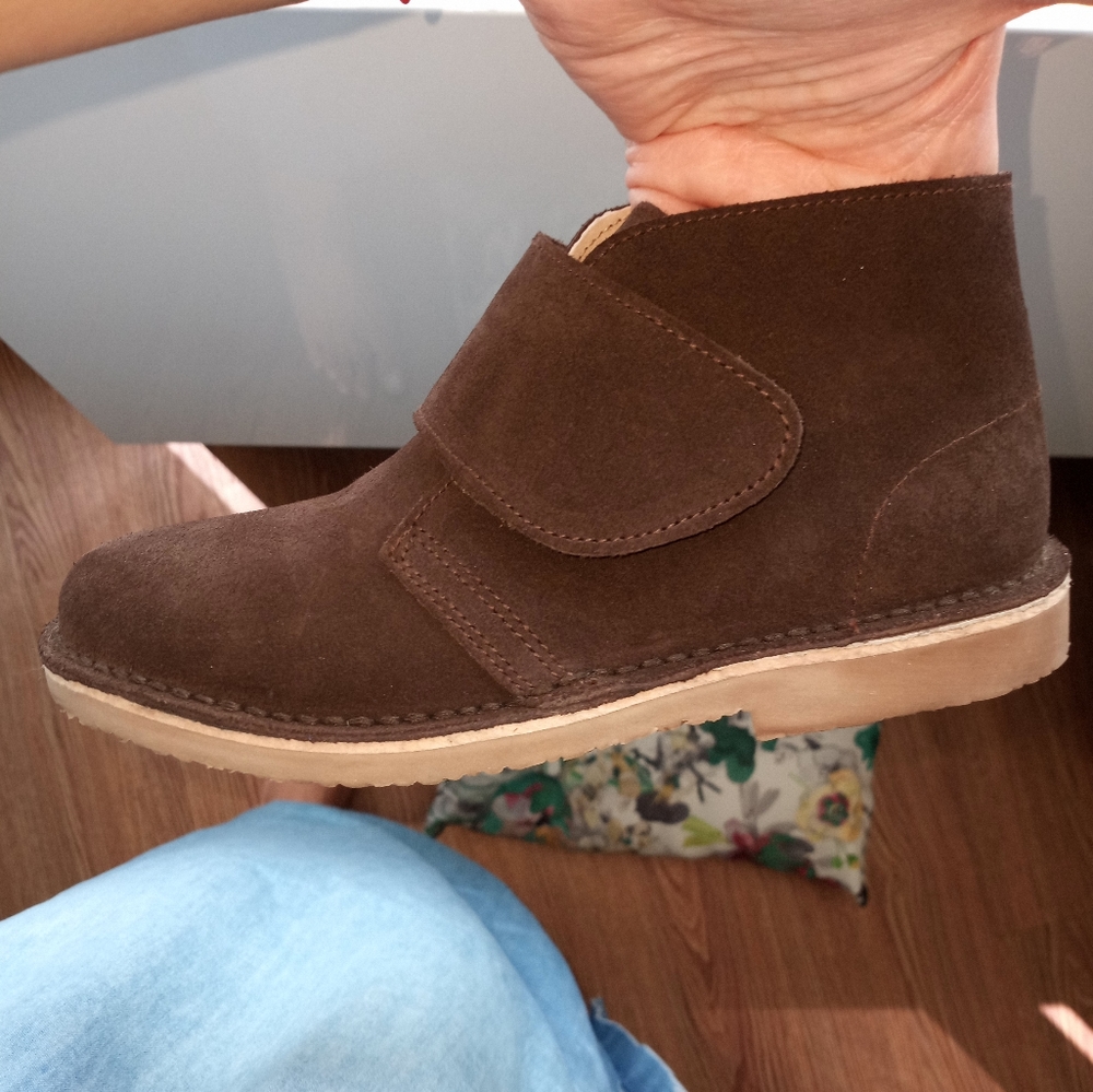 Children Chic Chukka Boot size 2.5 - 3 Kids in Expresso Brown